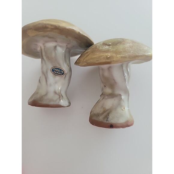 Vintage UCTCI Japan Redware Mushroom Salt & Pepper Shakers 2.5” Kitsch Groovy - Picture 8 of 16